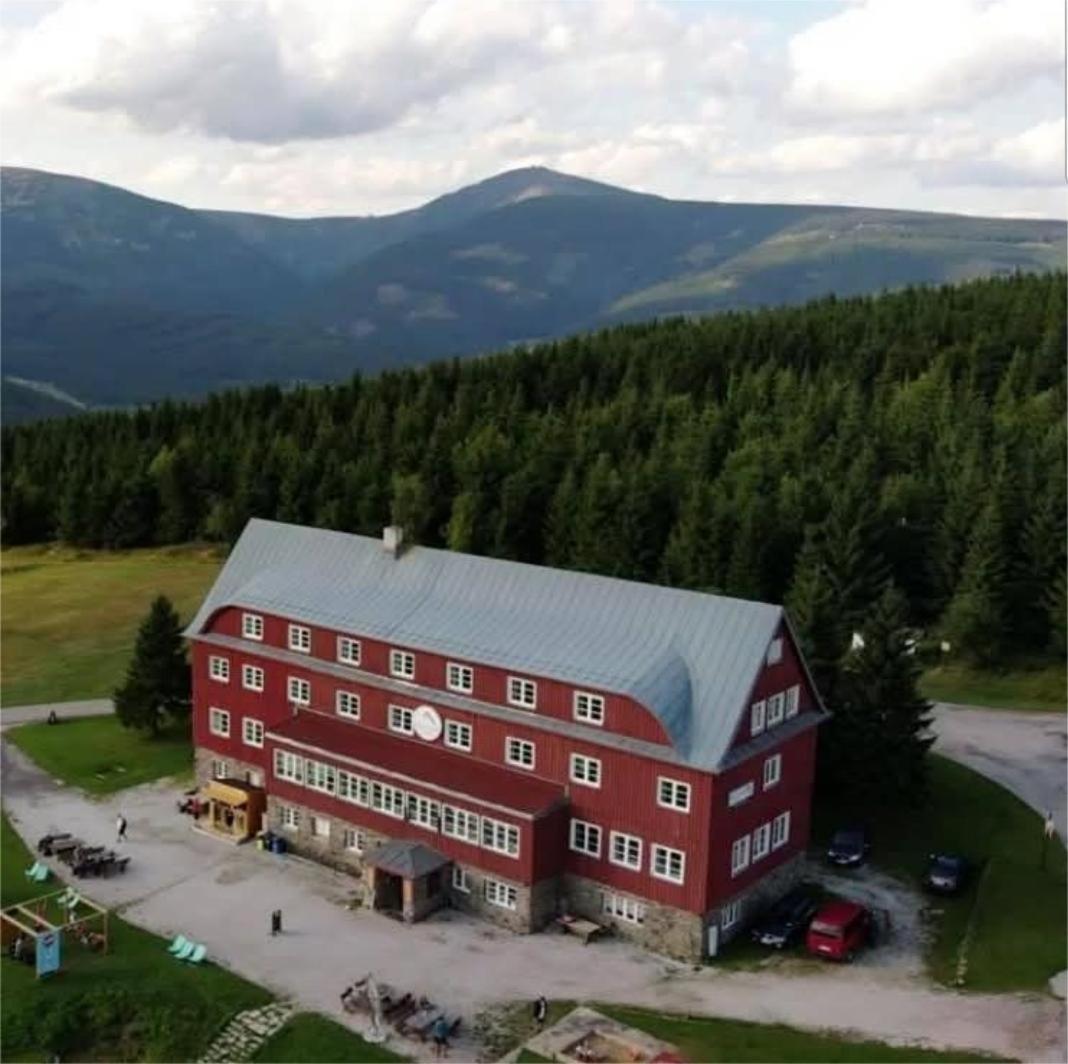 Prazska Bouda Hotel Pec pod Snezkou Exterior foto